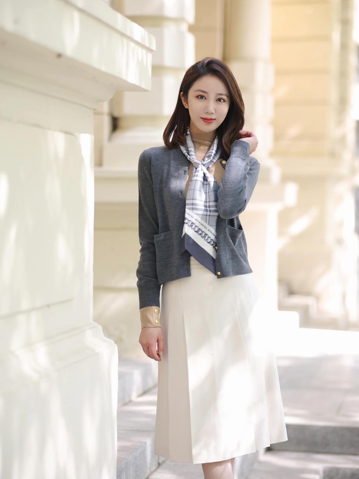 轻松上镜,美翻朋友圈!8个简单好看的拍照姿势,新手必备