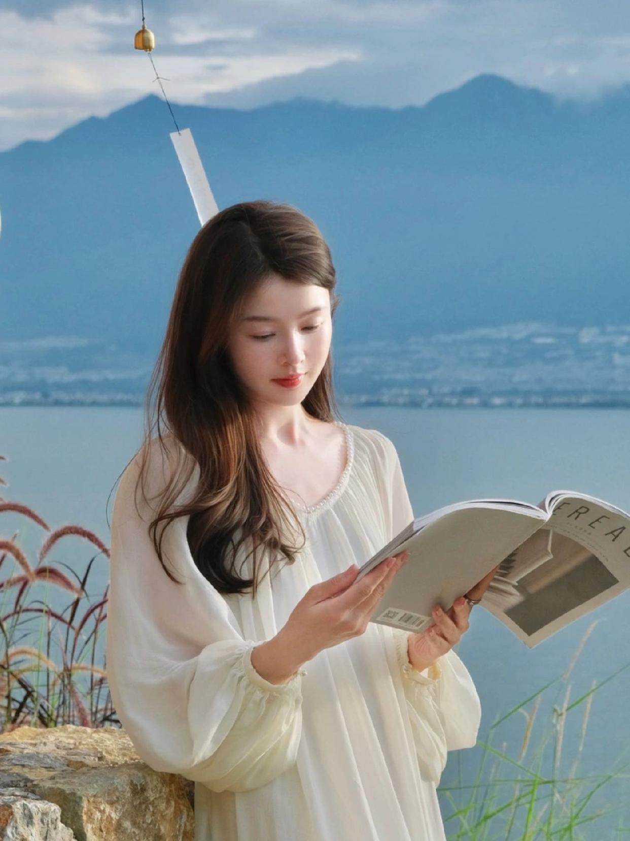 出片超高有气质,8个拍照姿势,自然好看又吸睛