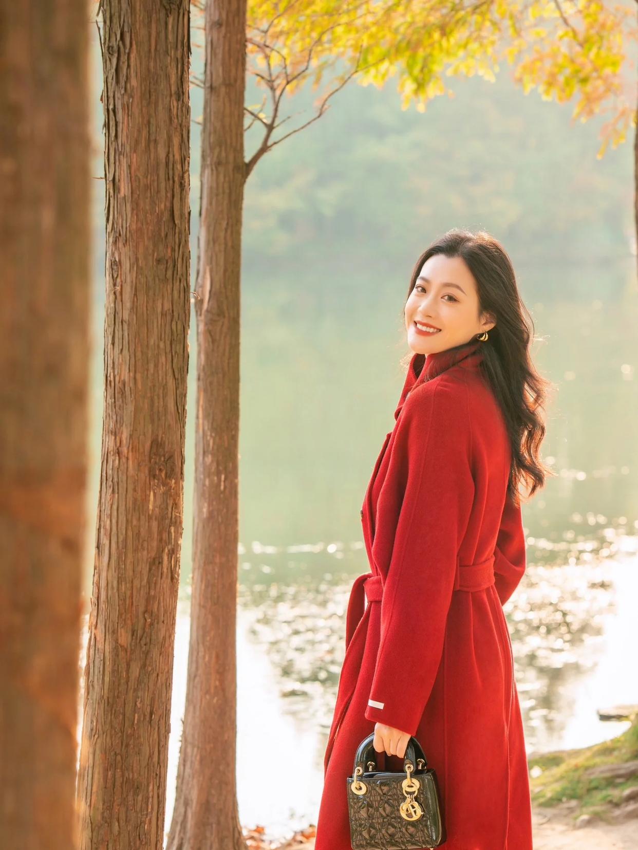 树林中拍气质优雅大片,8个技巧学起来,出片高级人很漂亮