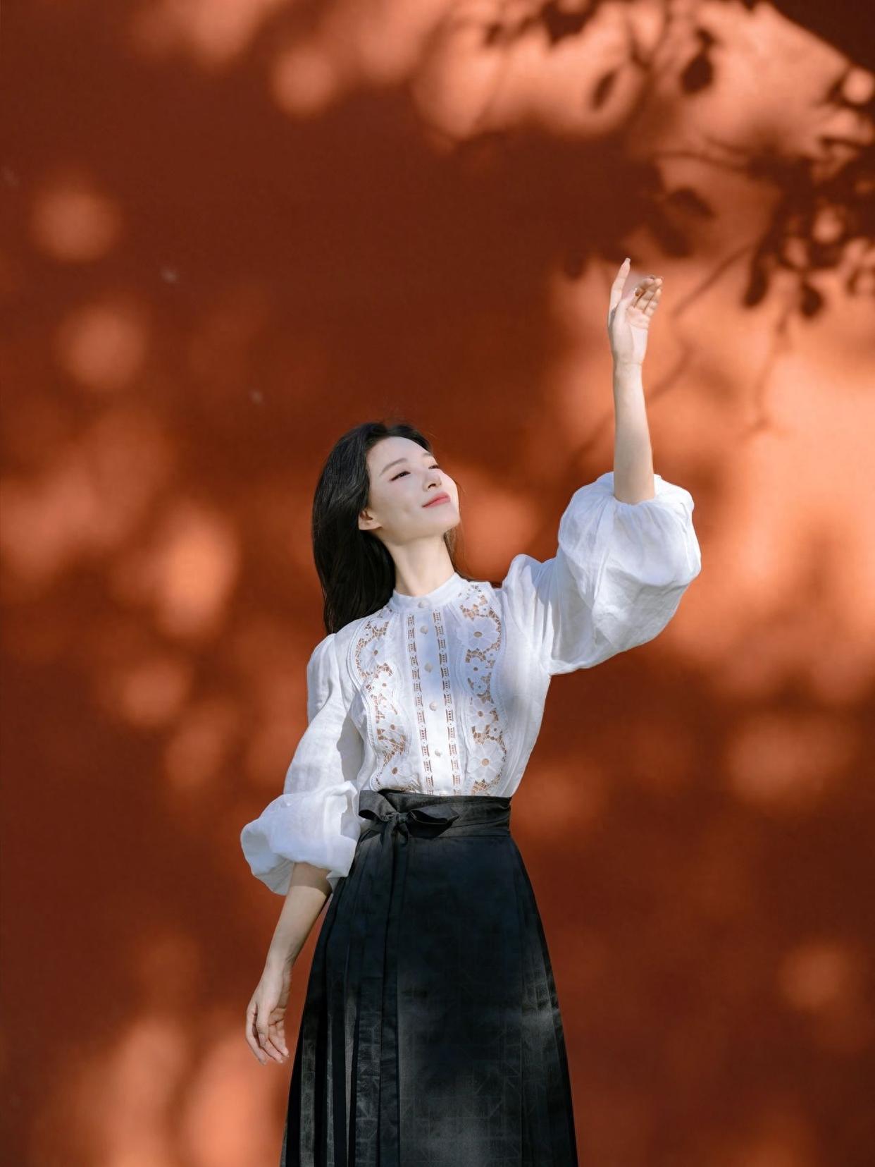 8个拍照姿势,简单易学,拍全身照气质好,又高又好看