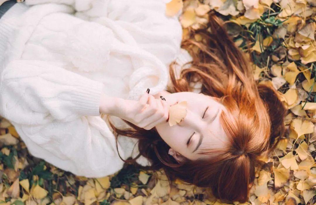 秋季人像这样拍,又美又有氛围感,发朋友圈获赞无数