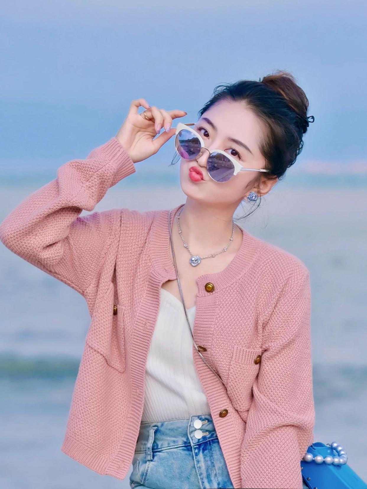 7个漂亮出片率又高的姿势,人像照片这样拍,自然好看很吸睛