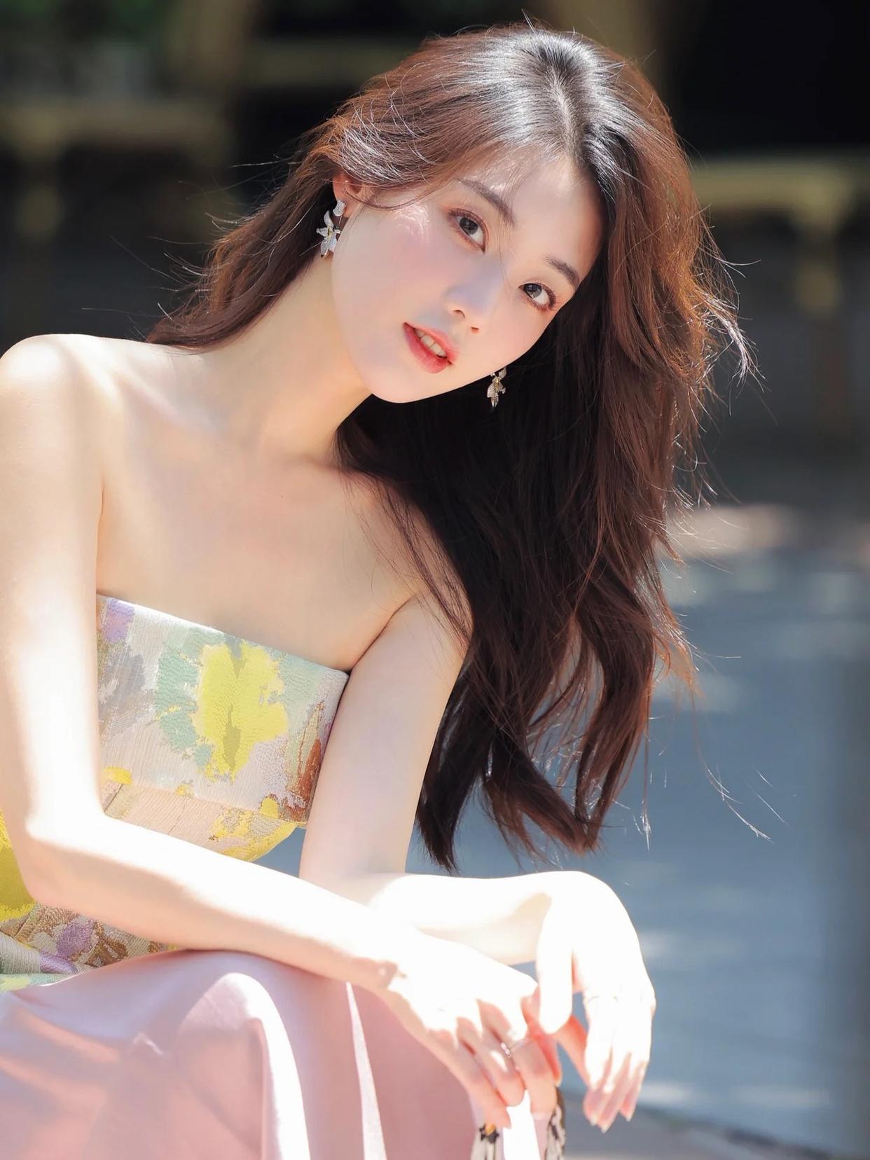 穿裙子如何拍照更有气质?这些实用技巧,自然大方很有味道