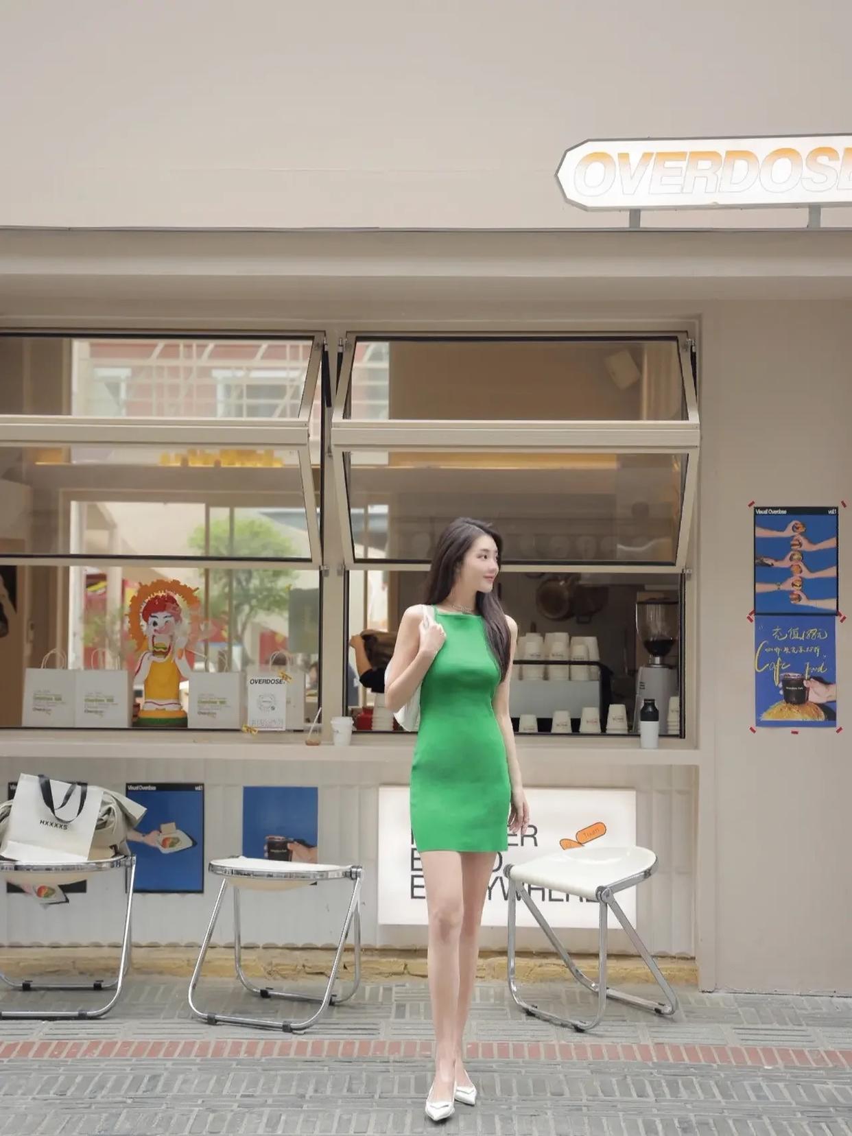 8个全身拍照动作,好看显瘦有气质,拍出满满表现力