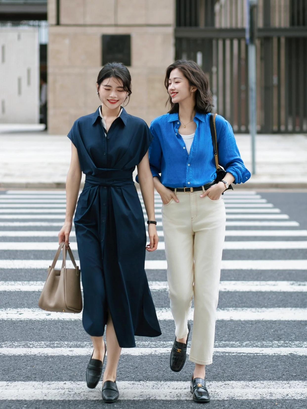 和闺蜜一起拍照,试试这样拍,自然好看很有爱