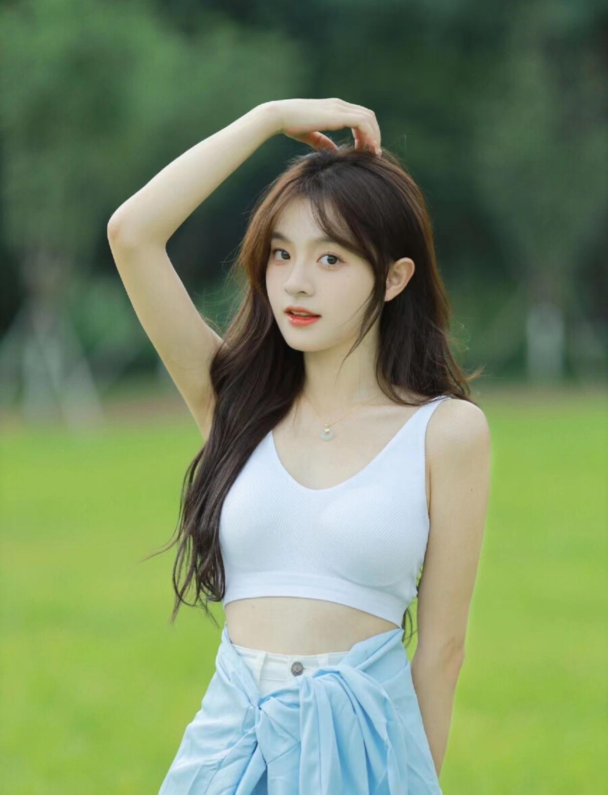 好看的手姿不嫌少,11个自然漂亮的手部姿势,拍照一个比一个好看