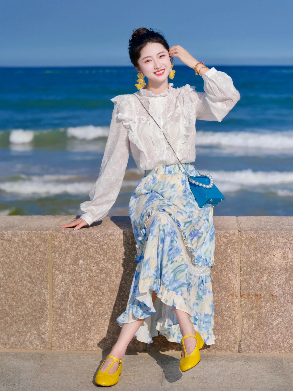 女生穿上裙子拍照,推荐这8个姿势,简约大方拍出你的各种美