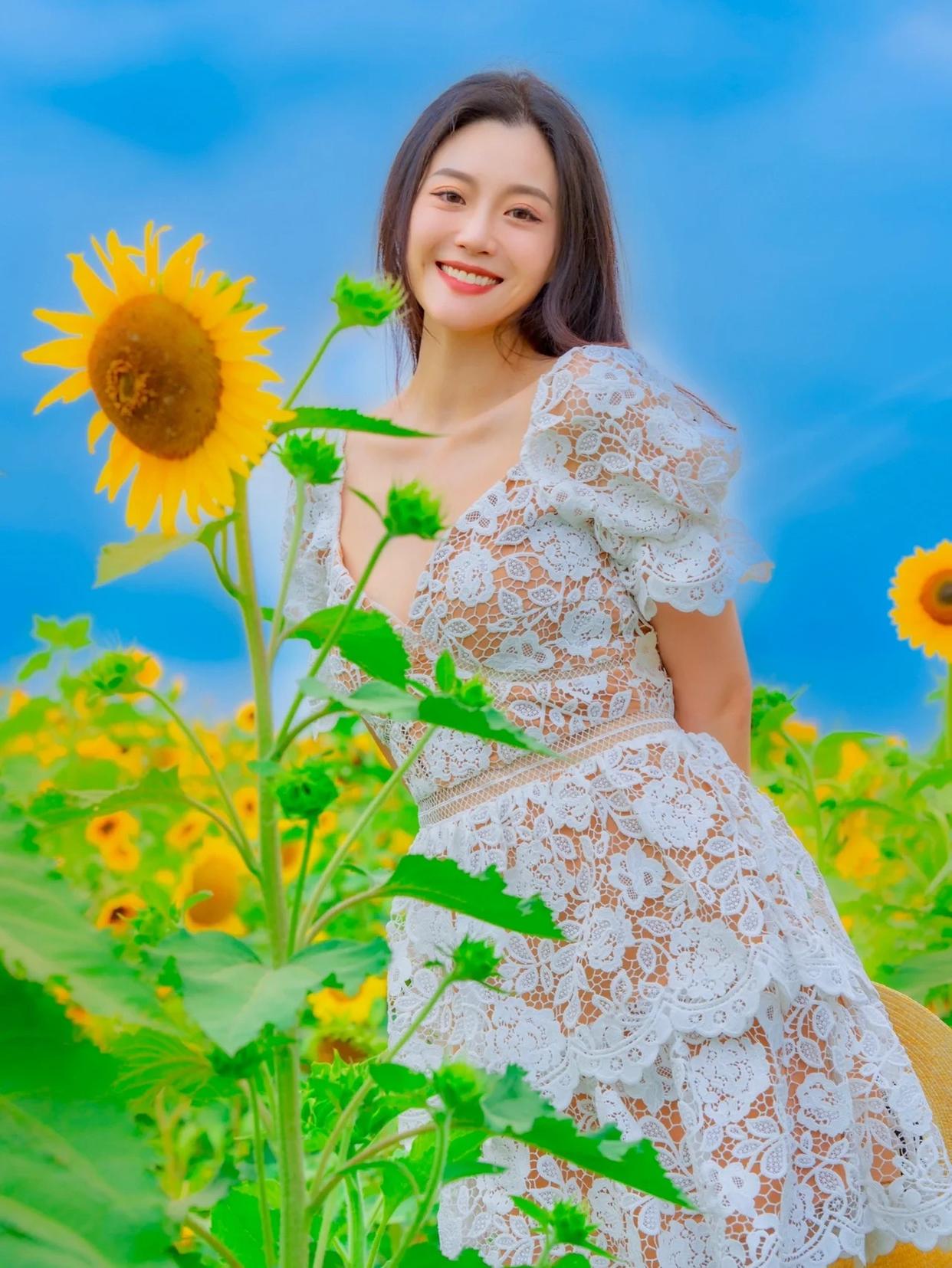 与花合影,10个简约实用的拍摄技巧,拍照出片率高人很美