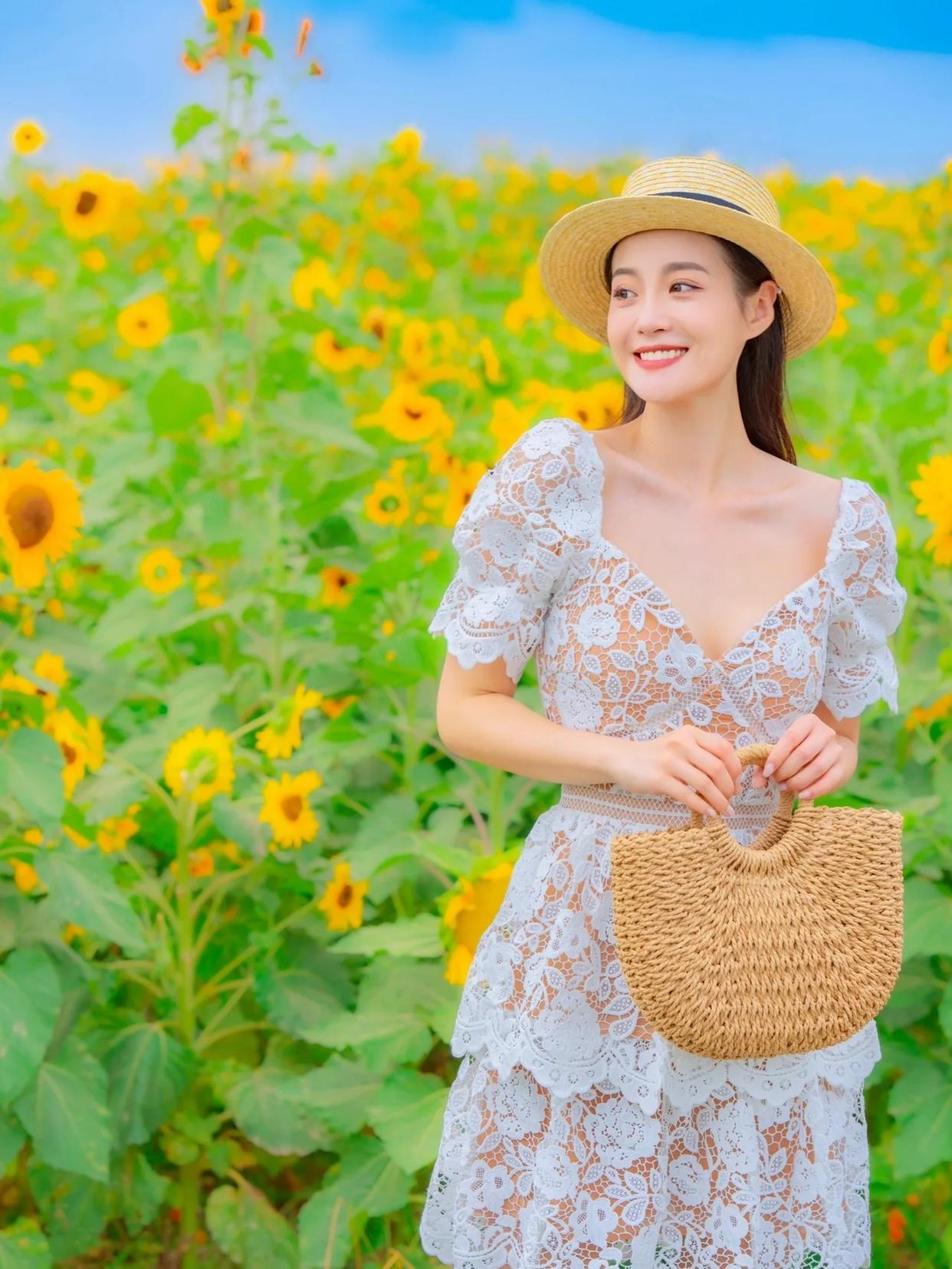 与花合影,10个简约实用的拍摄技巧,拍照出片率高人很美