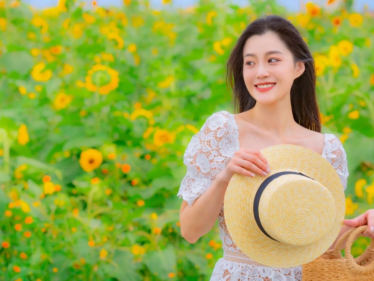 与花合影,10个简约实用的拍摄技巧,拍照出片率高人很美