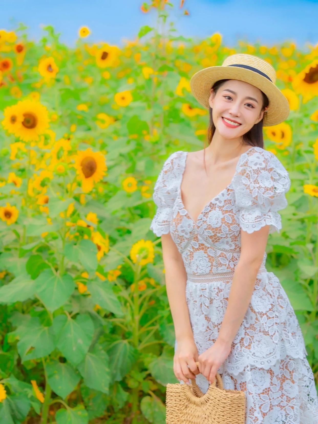 与花合影,10个简约实用的拍摄技巧,拍照出片率高人很美