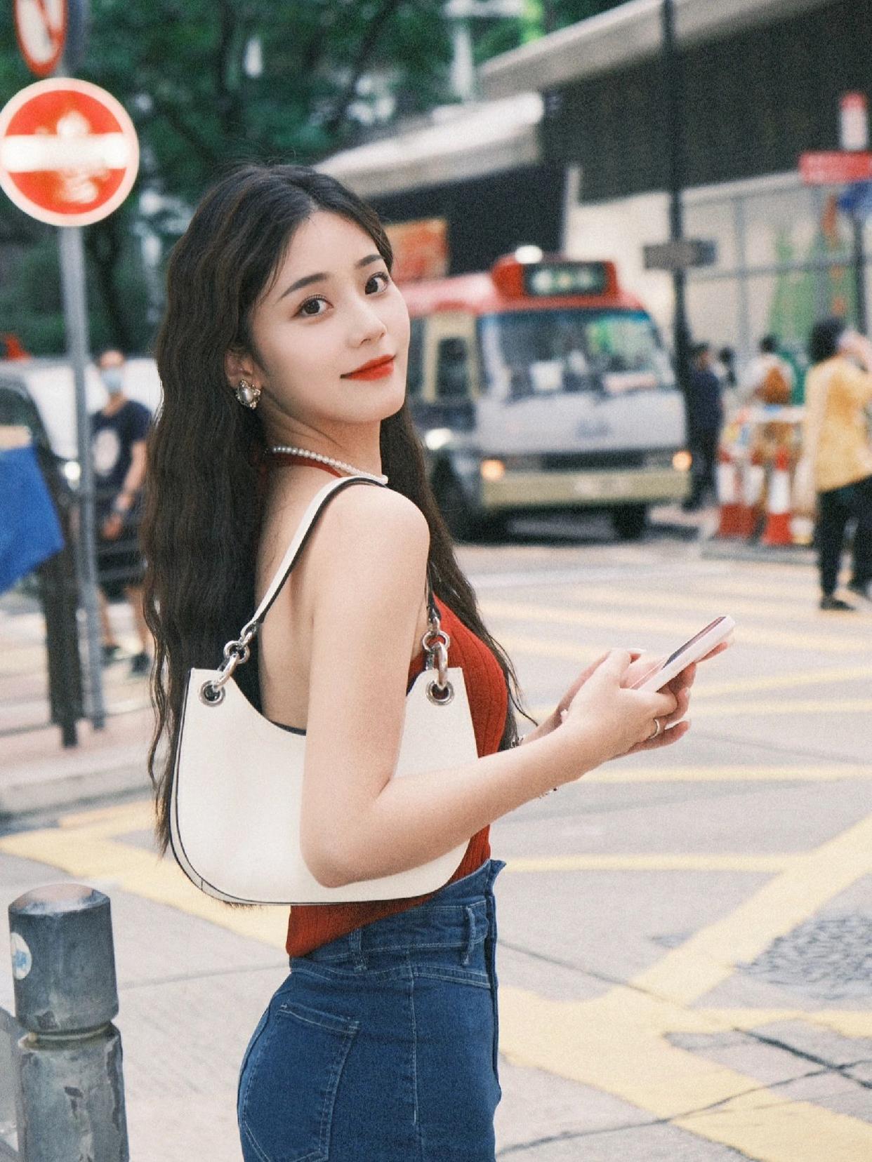 气质女生如何拍照,8个姿势告别拍照呆板,拍照气质又漂亮