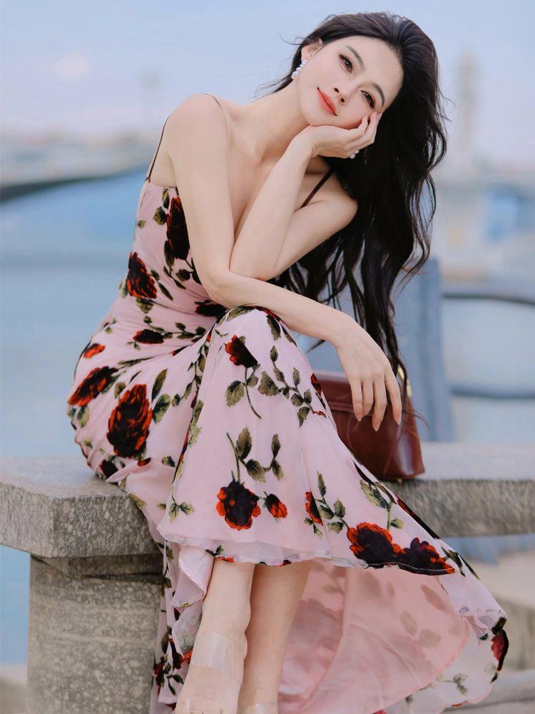 11个裙子拍照姿势,穿裙子这样摆姿势,拍照魅力好看又气质