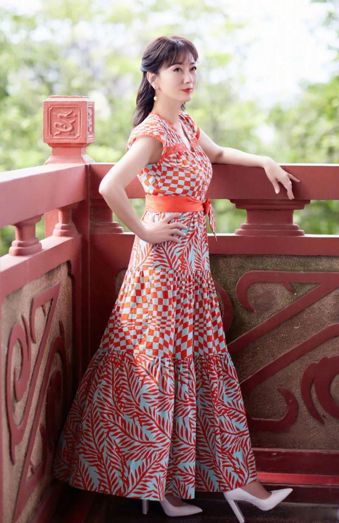 中年姐姐拍优雅美照,这些通俗易懂的技巧,出片气质大方有韵味