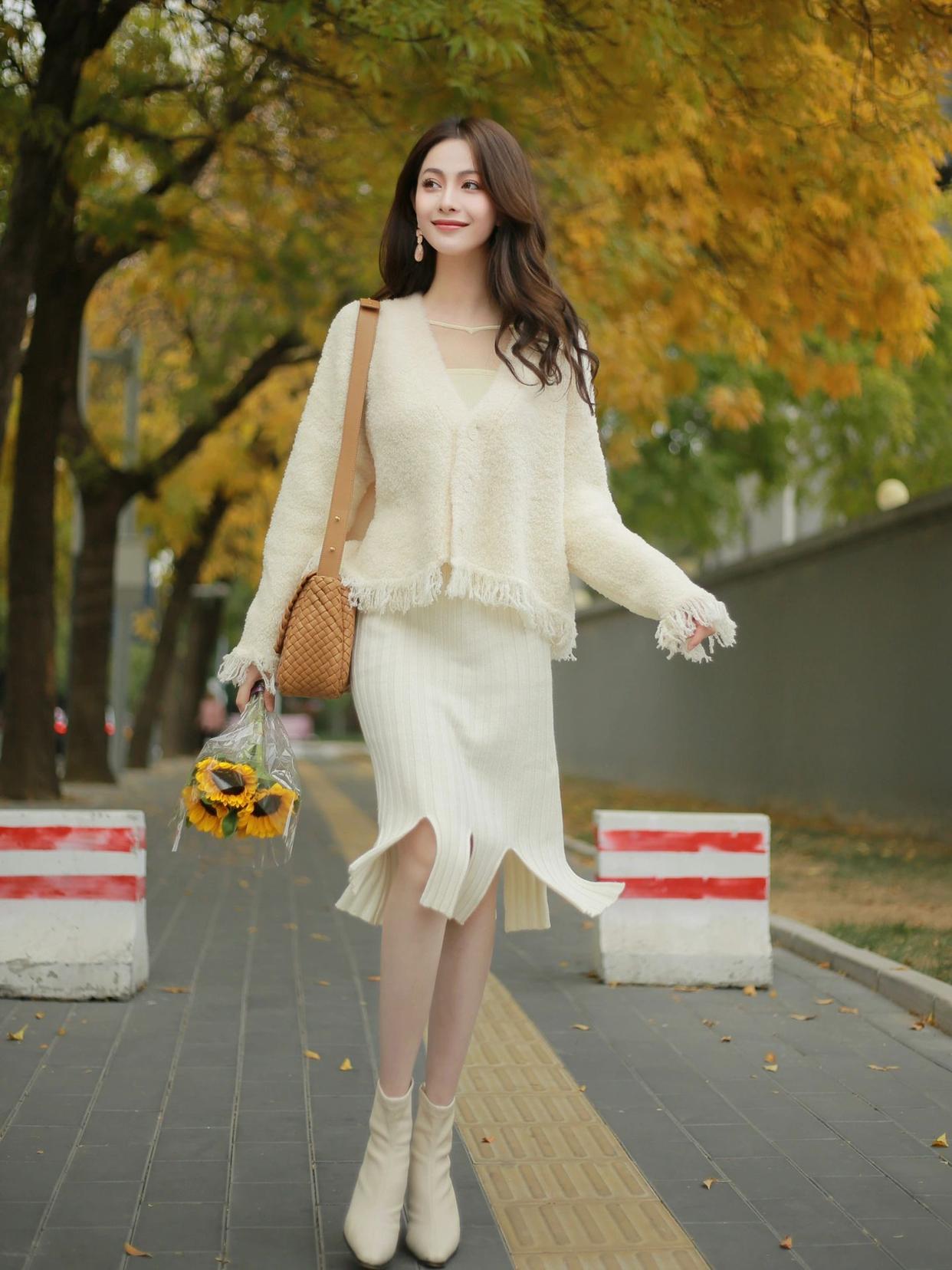 气质女人拍照技巧,11个姿势,瞬间气质拉满,照片好看