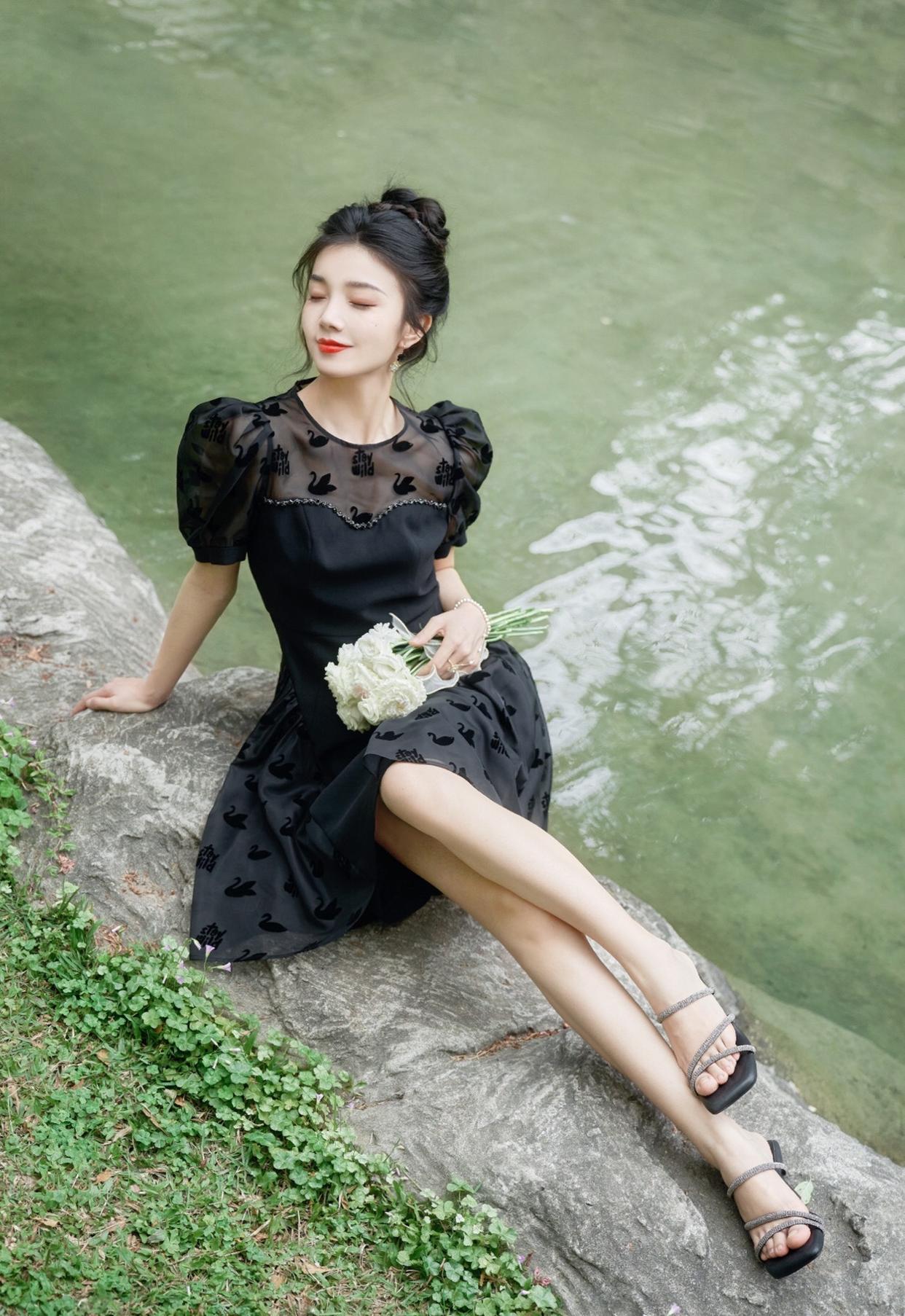 担心拍照显脸大,8个有效方法,帮你拍照又美又瘦脸也小