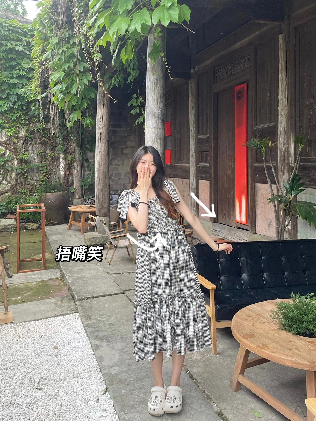 9个穿裙子拍照姿势,全身照这样拍,上镜气质腿长又好看