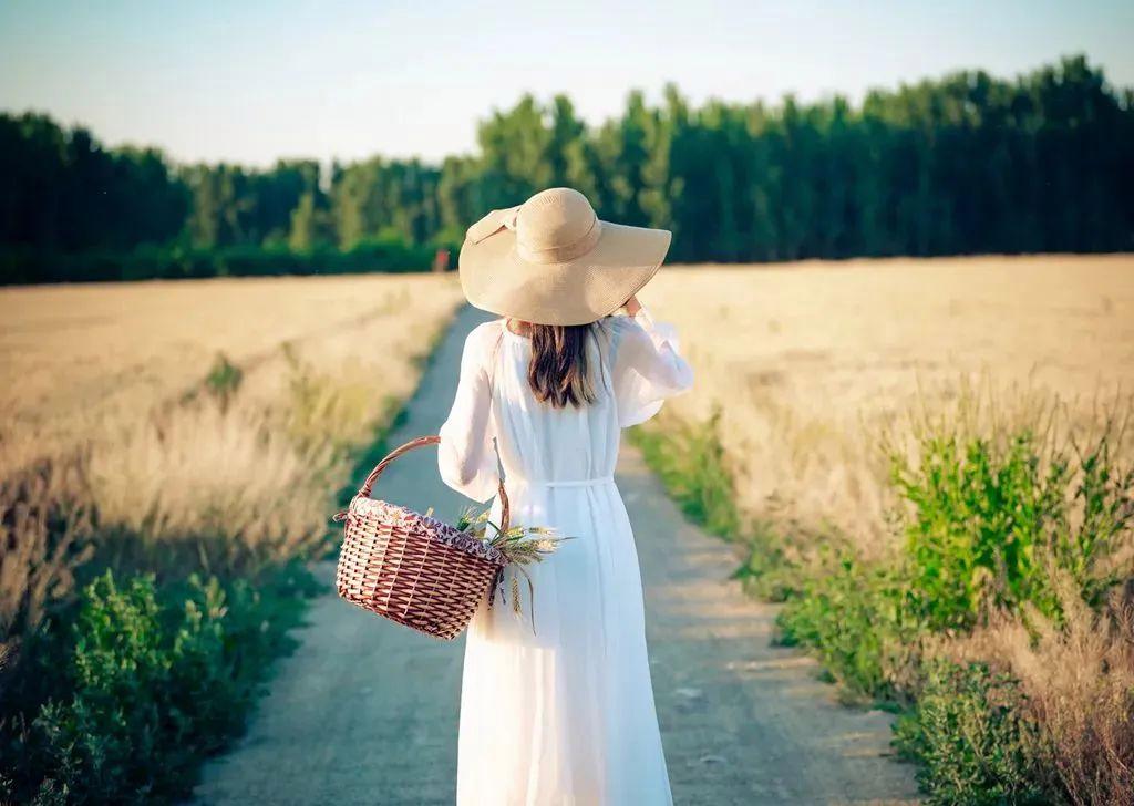 中年姐姐拍优雅美照,这些通俗易懂的技巧,出片气质大方有韵味