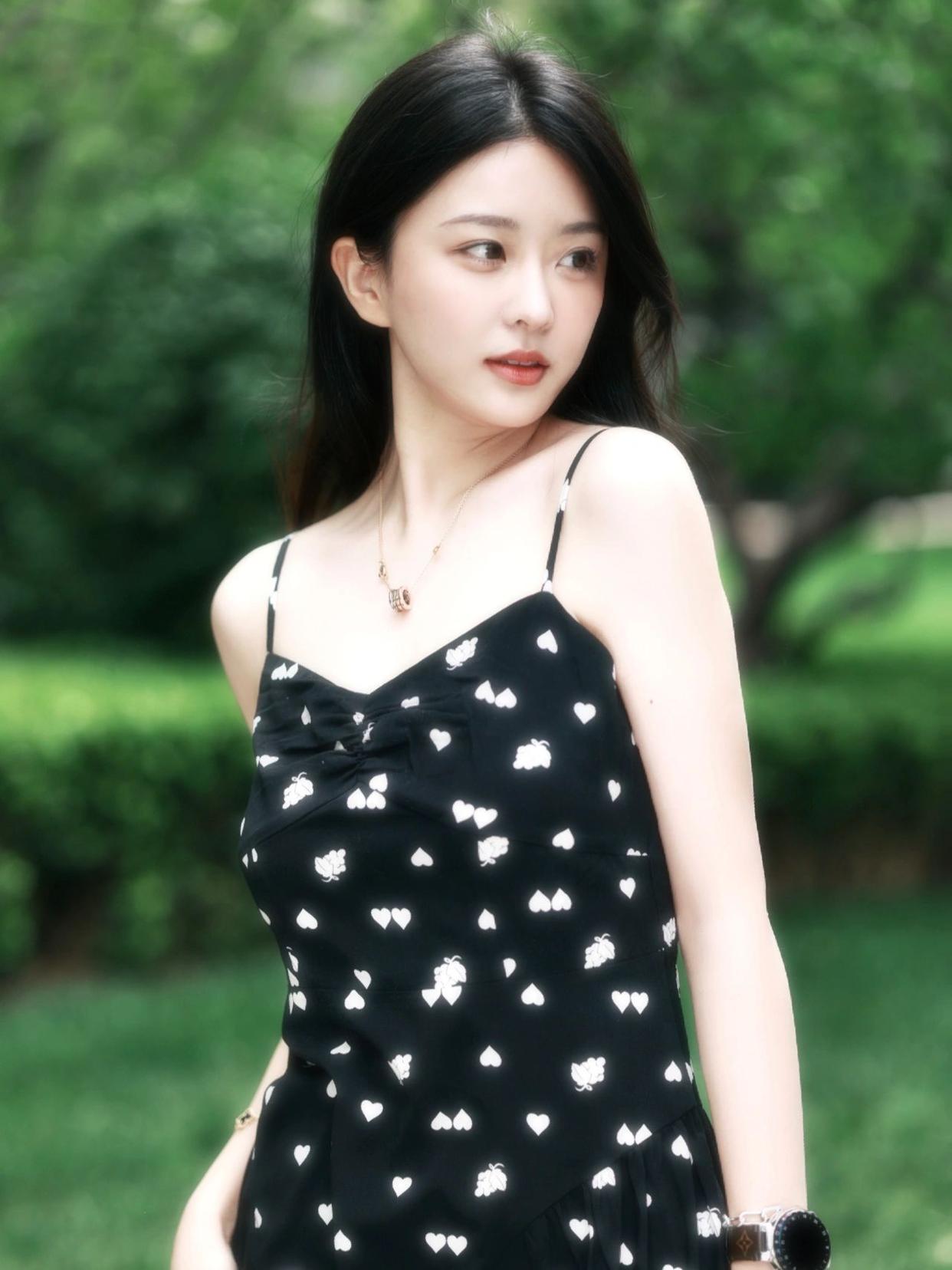 气质美照怎么拍,8个拍照姿势,让你拍照上镜好看有气质