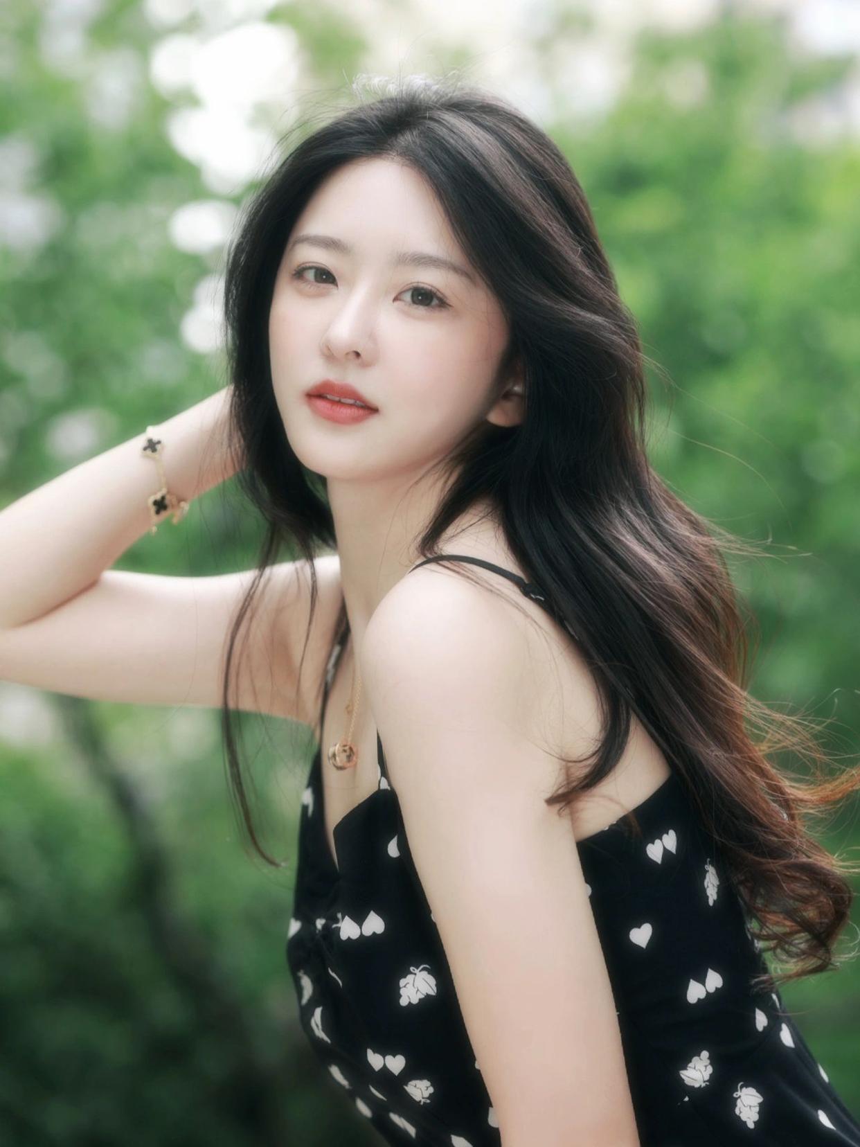 气质美照怎么拍,8个拍照姿势,让你拍照上镜好看有气质