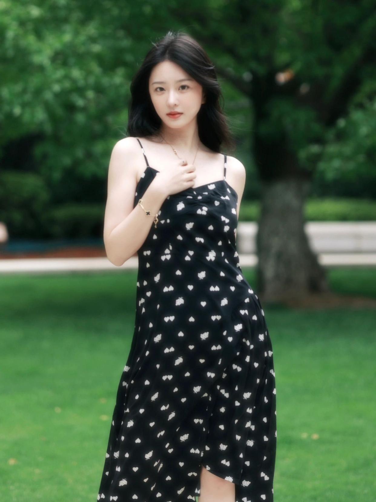 气质美照怎么拍,8个拍照姿势,让你拍照上镜好看有气质