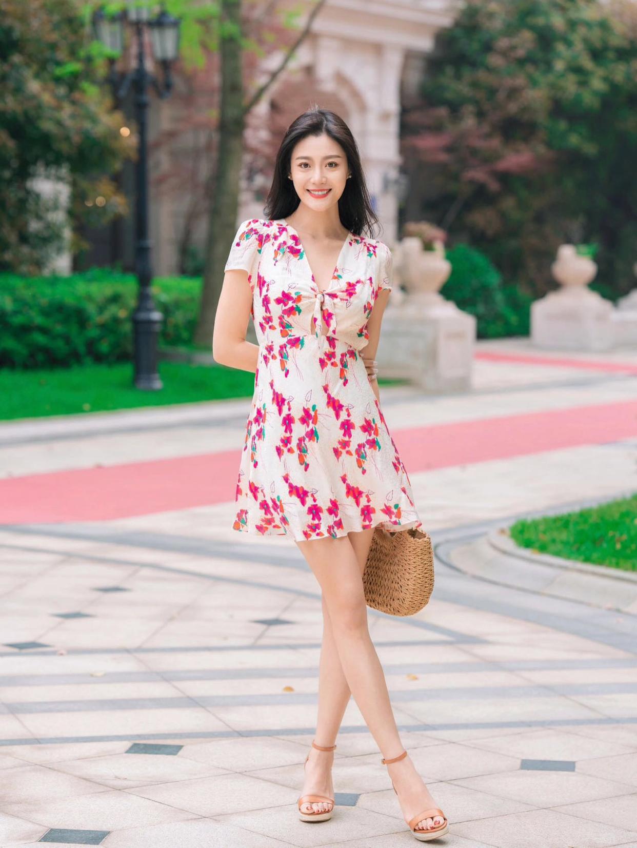 日常想要拍出好身材,这些摄影口诀,教你拍出苗条显身材的人像照