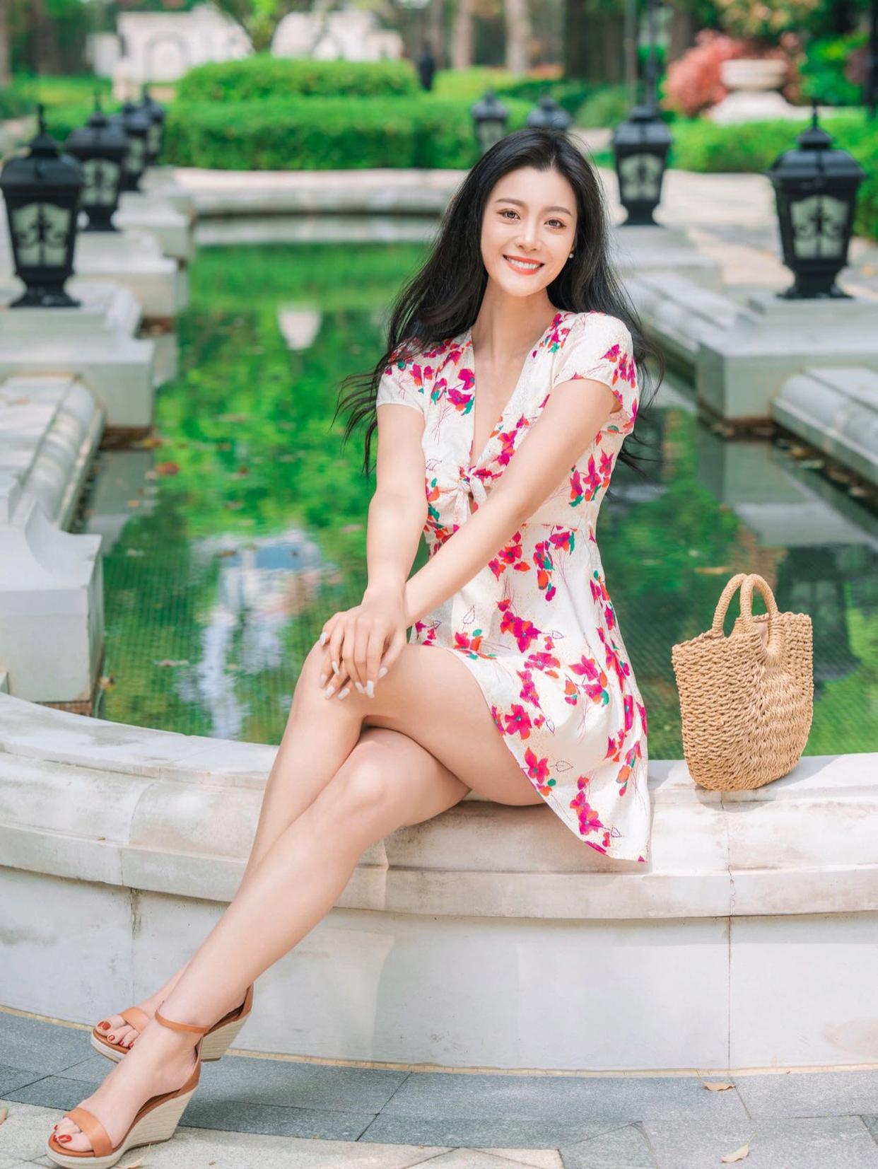 日常想要拍出好身材,这些摄影口诀,教你拍出苗条显身材的人像照