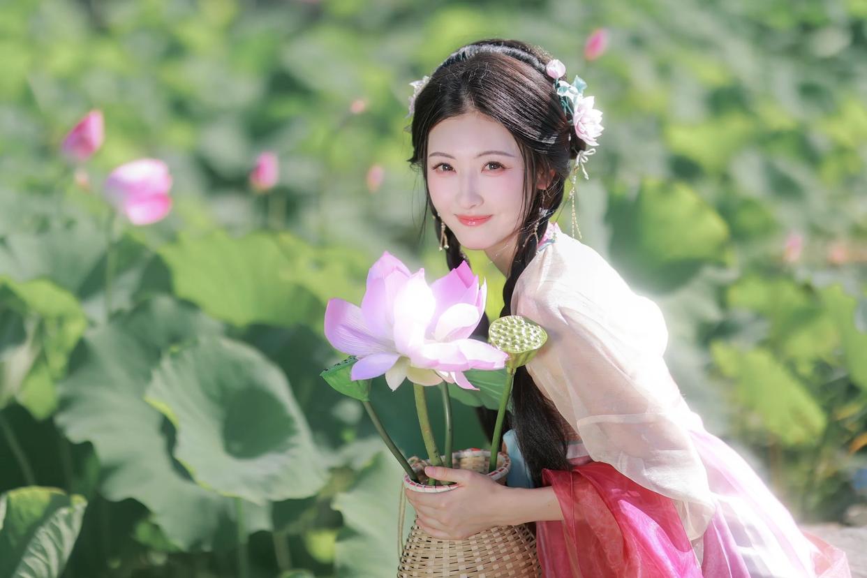 把荷花人像拍美,8个技巧值得一学,发朋友圈获赞无数