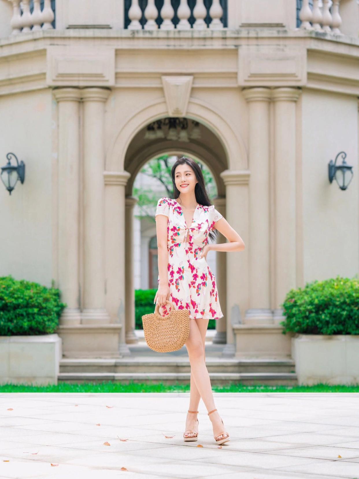 日常想要拍出好身材,这些摄影口诀,教你拍出苗条显身材的人像照