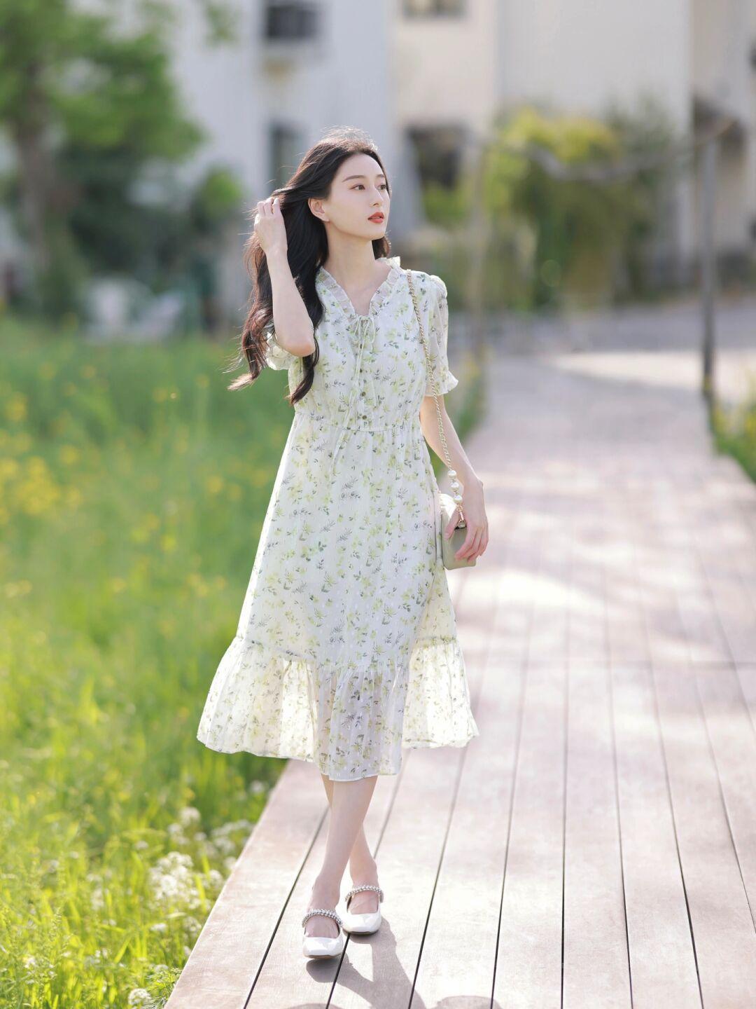 穿裙子也要拍照好看,拍气质漂亮的裙装人像,用这7个技巧就够了