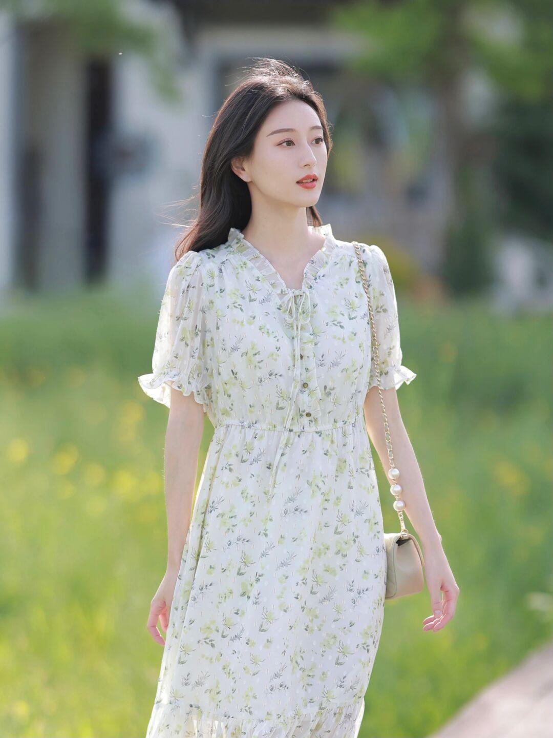 穿裙子也要拍照好看,拍气质漂亮的裙装人像,用这7个技巧就够了