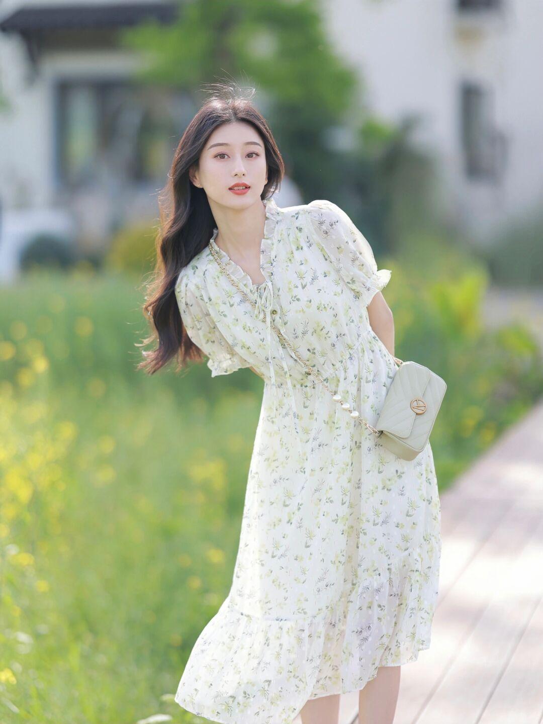 穿裙子也要拍照好看,拍气质漂亮的裙装人像,用这7个技巧就够了