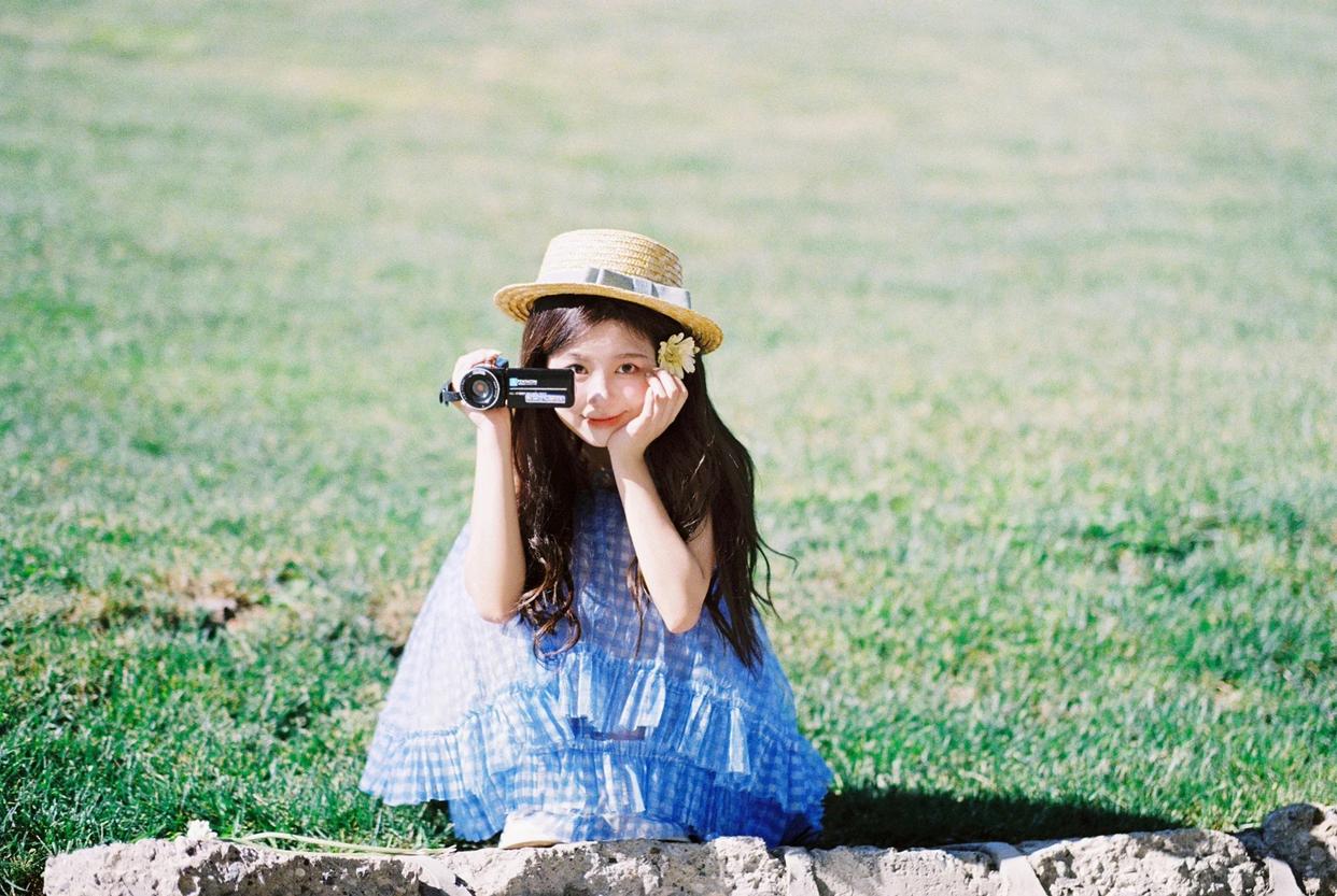 手机拍人像，这些生活化的拍照姿势，随手一拍就很好看