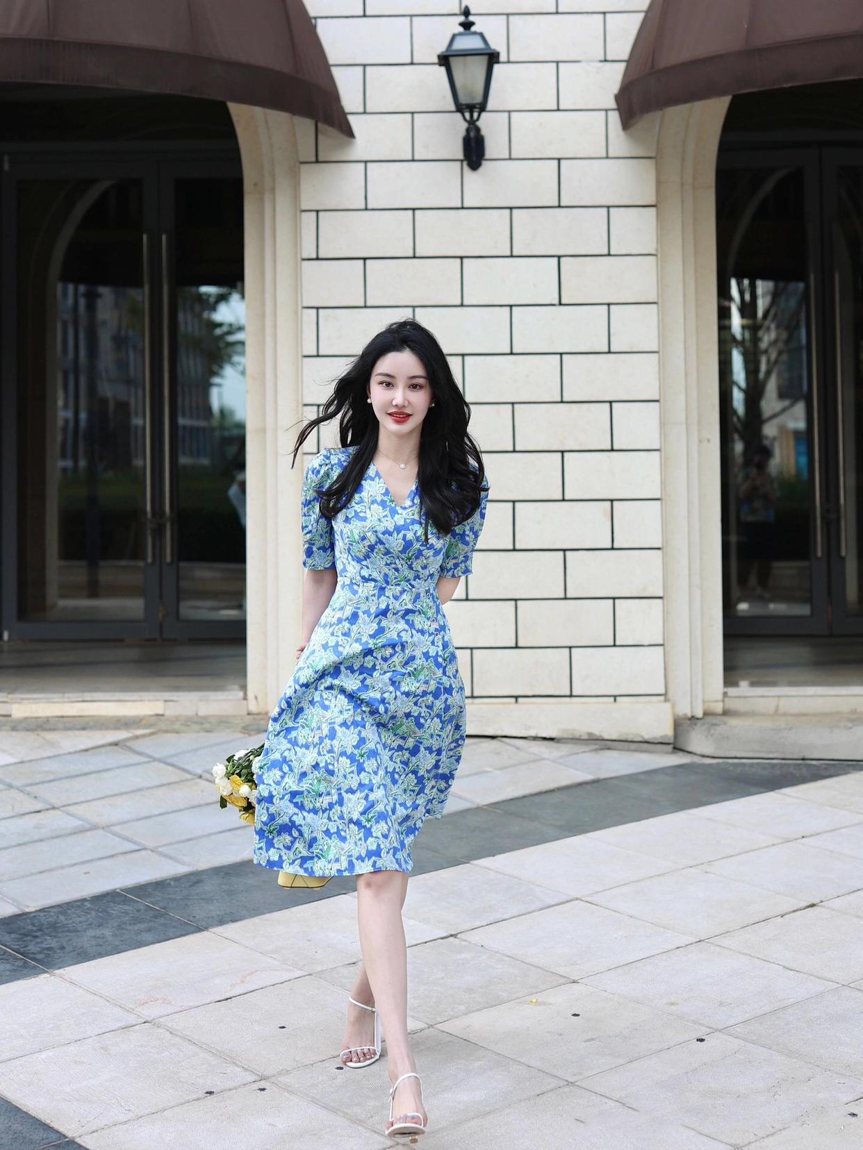 气质姐姐拍照姿势，百变自然很好看，拍照优雅又知性