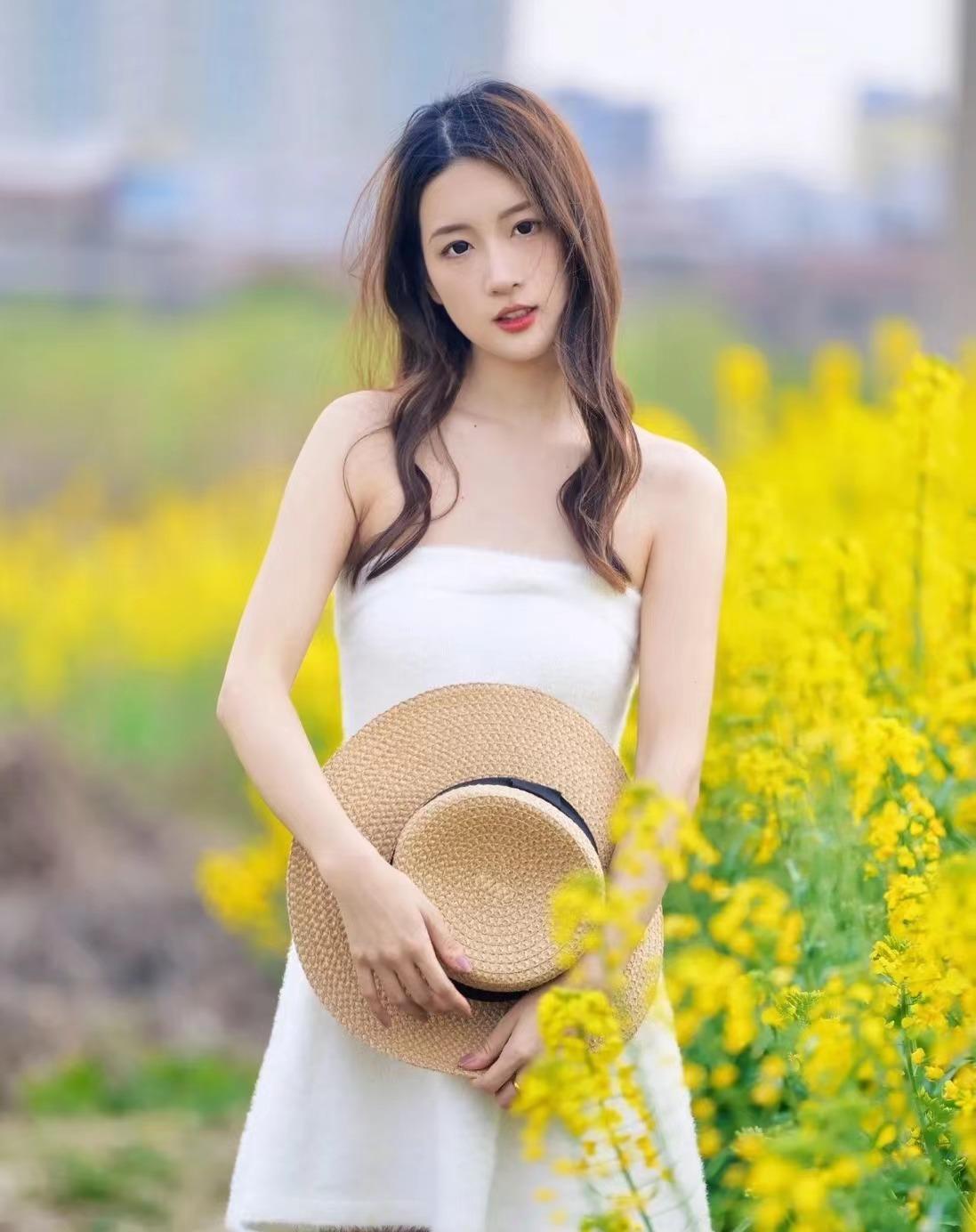 拍照姿势不设限,这些适合一个人的姿势技巧,一个比一个好看