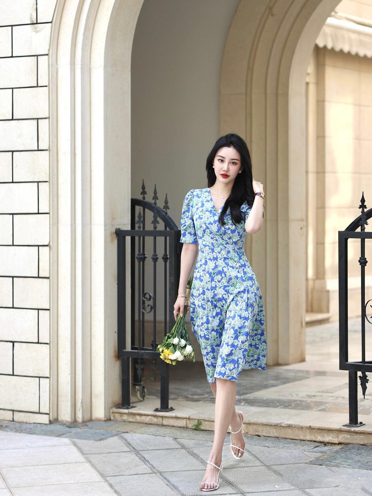 气质姐姐拍照姿势，百变自然很好看，拍照优雅又知性