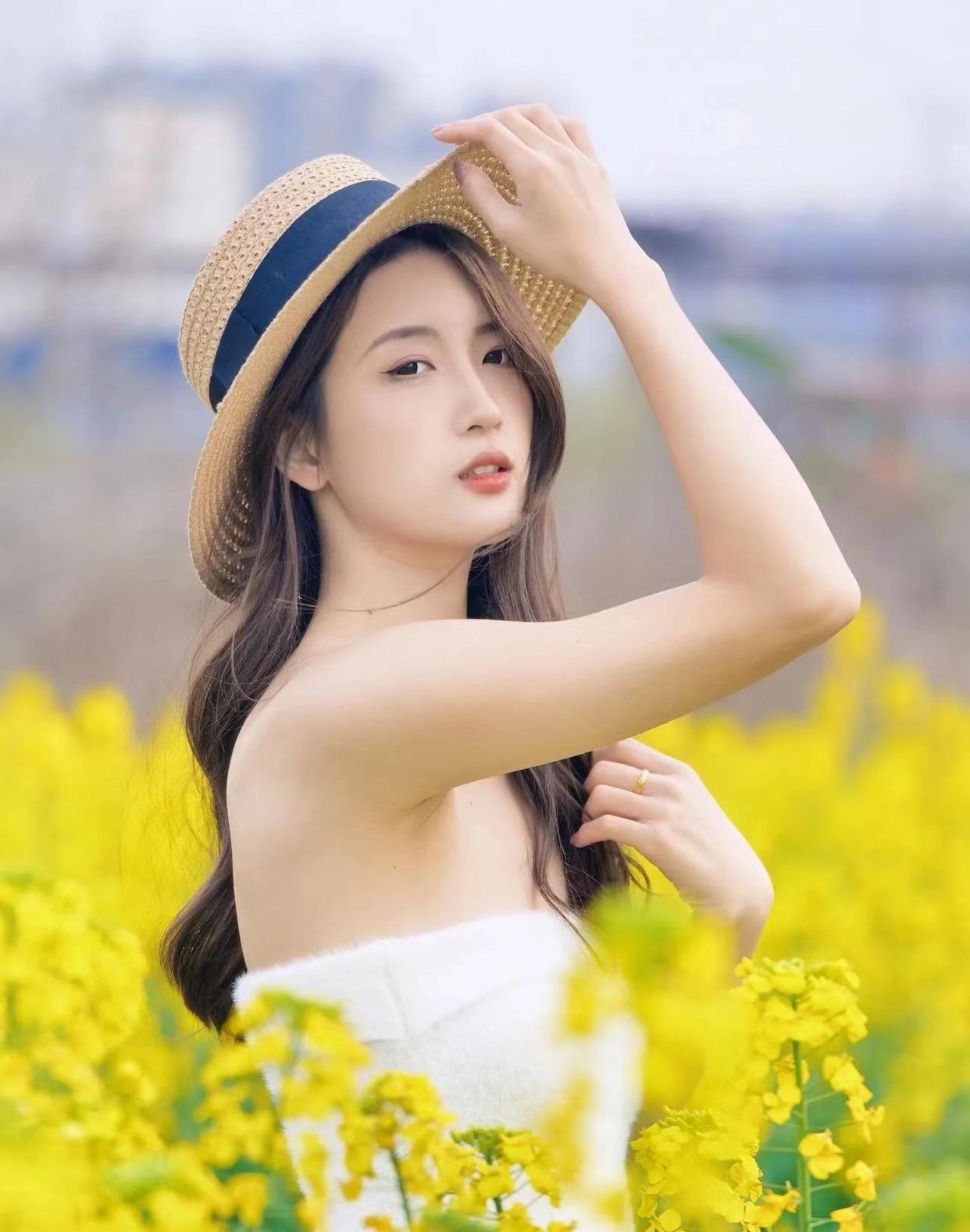 拍照姿势不设限,这些适合一个人的姿势技巧,一个比一个好看