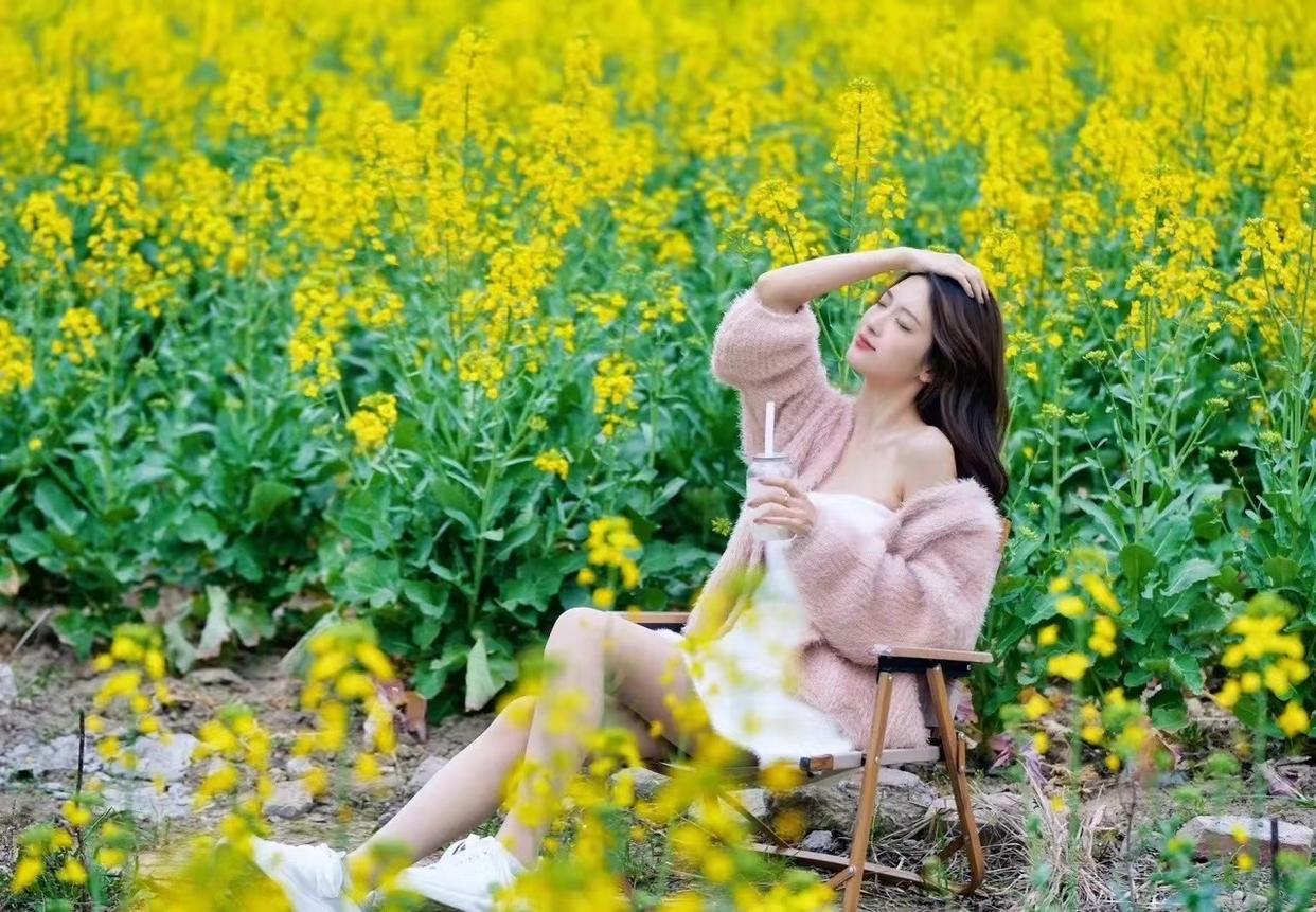 拍照姿势不设限,这些适合一个人的姿势技巧,一个比一个好看