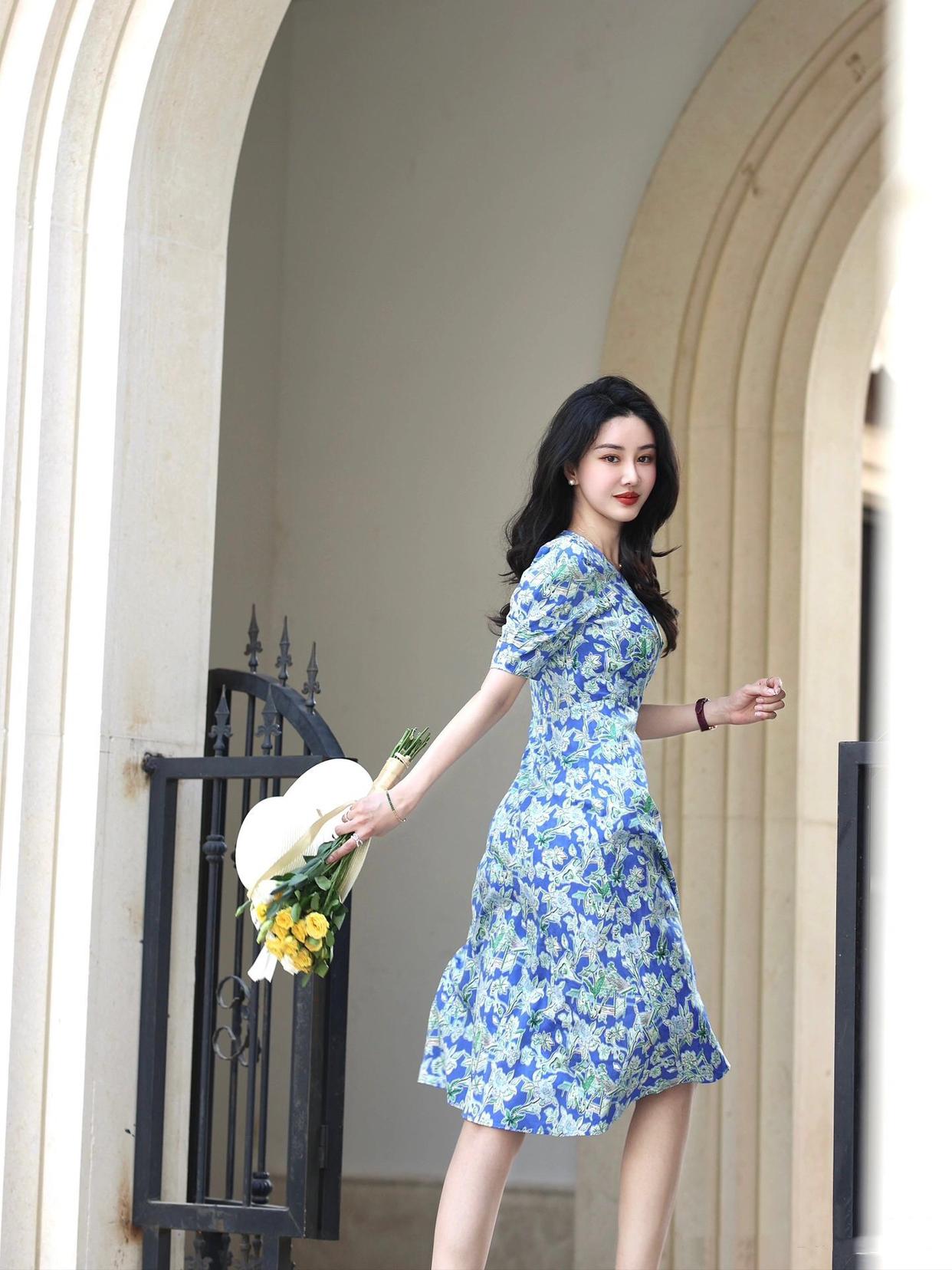 气质姐姐拍照姿势，百变自然很好看，拍照优雅又知性