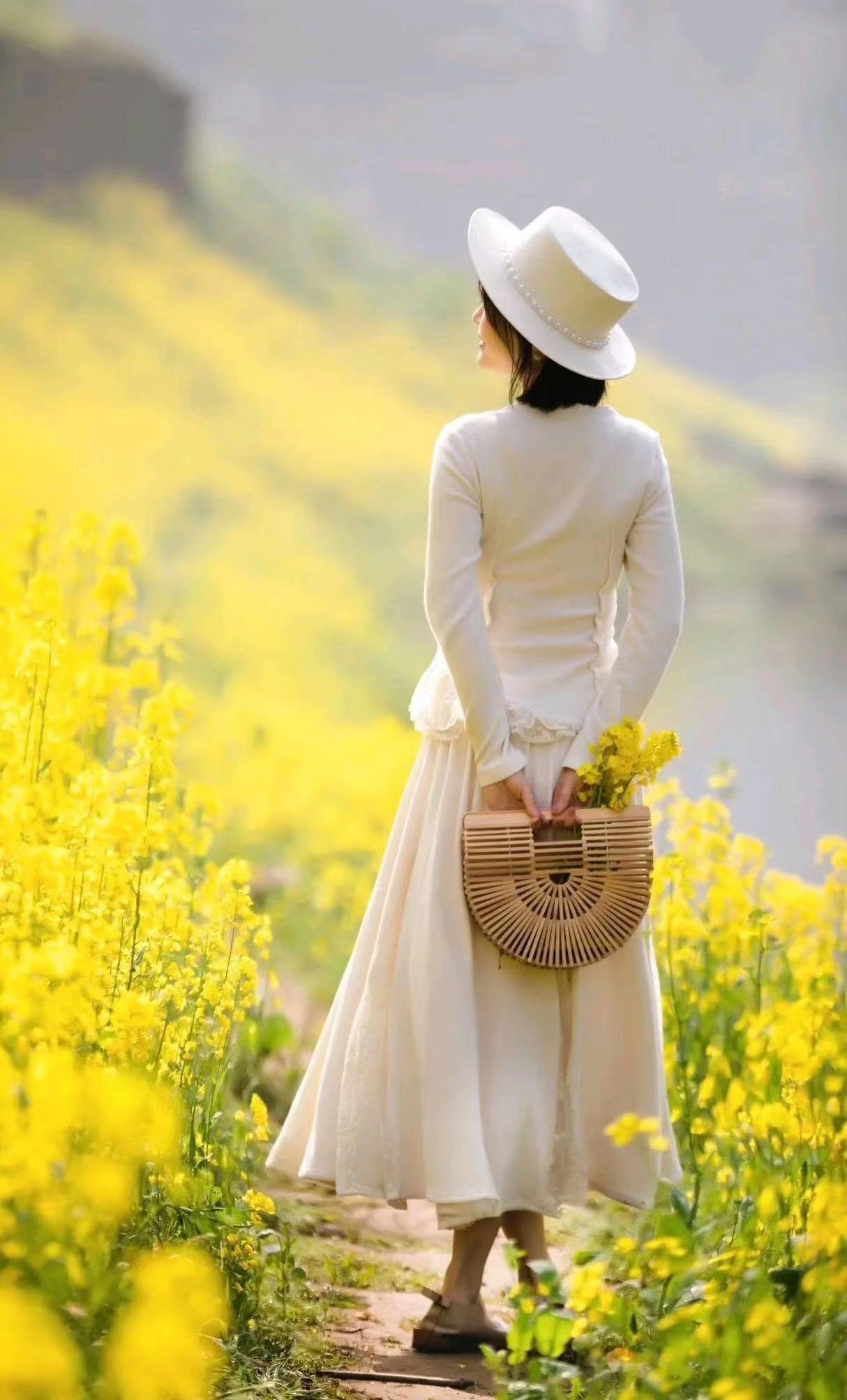 气质姐姐的拍照姿势,用简约大方的动作,拍照优雅不落俗