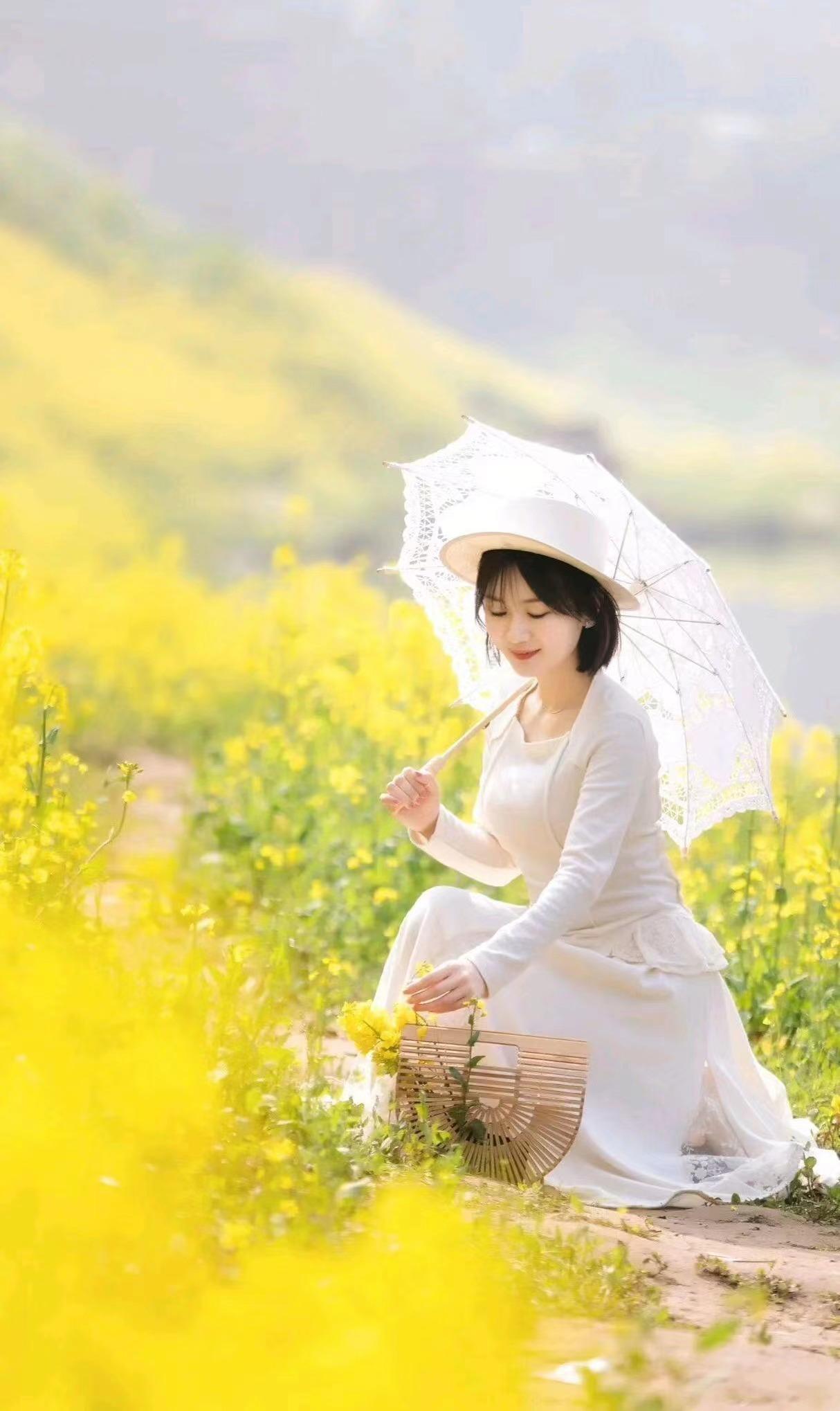 气质姐姐的拍照姿势,用简约大方的动作,拍照优雅不落俗