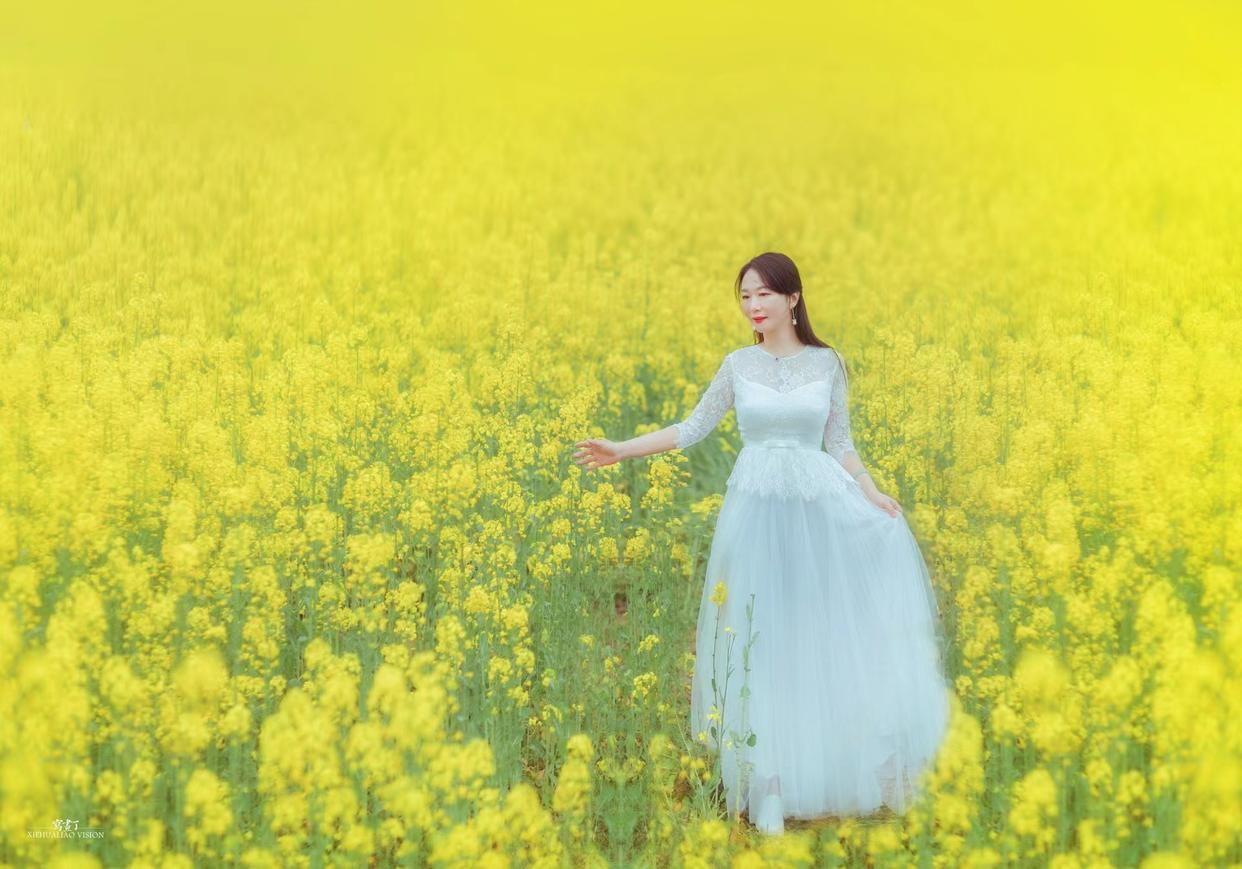 气质姐姐的拍照姿势,用简约大方的动作,拍照优雅不落俗