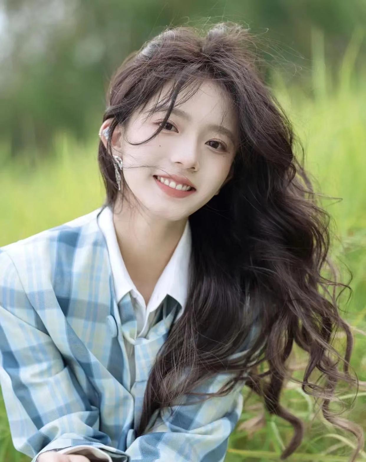 户外人像照这样拍,简单上镜不出错,拍照又美又自然