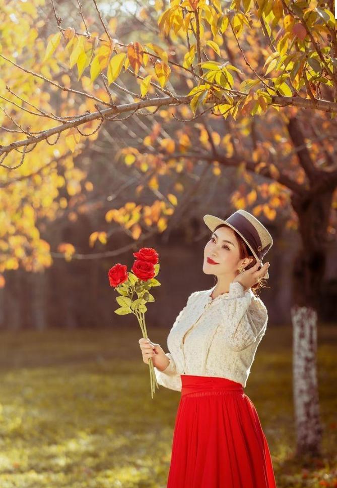 中年女士拍照,怎么拍自然有气质,10点拍照建议送给你