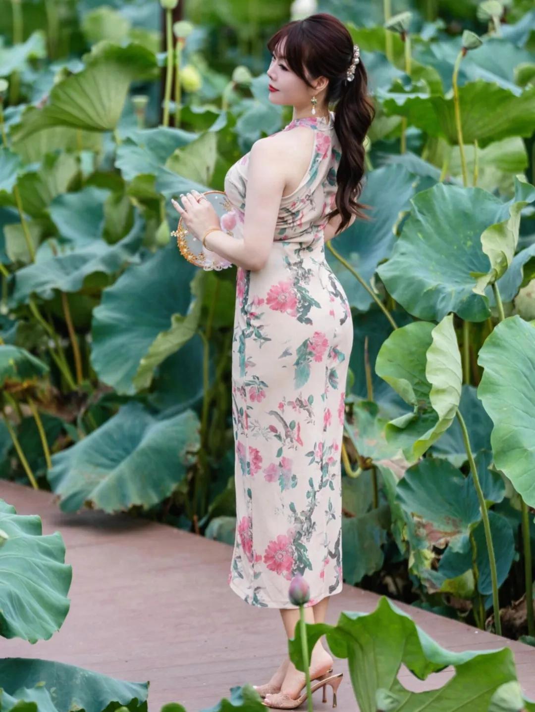 穿旗袍拍荷花,这样拍最出片|摄影师私藏动作指南