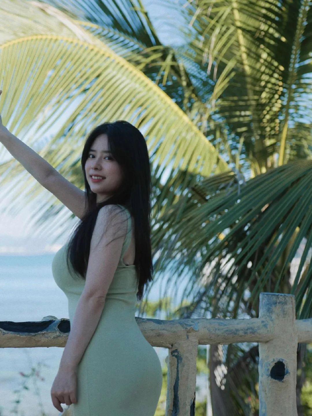 肉肉女生拍照,9个小动作,也能大方自信、漂亮气质显身材