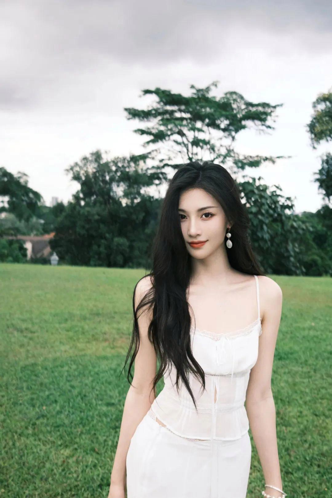 草地、草坪拍照,7个姿势,拍照松弛漂亮,气质好看有生命力