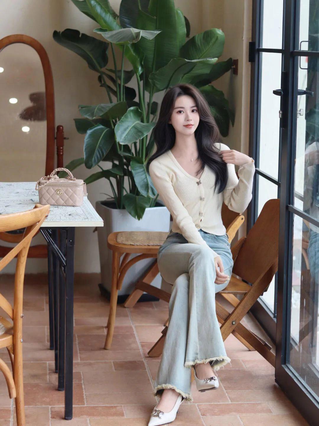 穿牛仔裤这样拍,几个动作,又漂亮又显身材了,温柔有气质