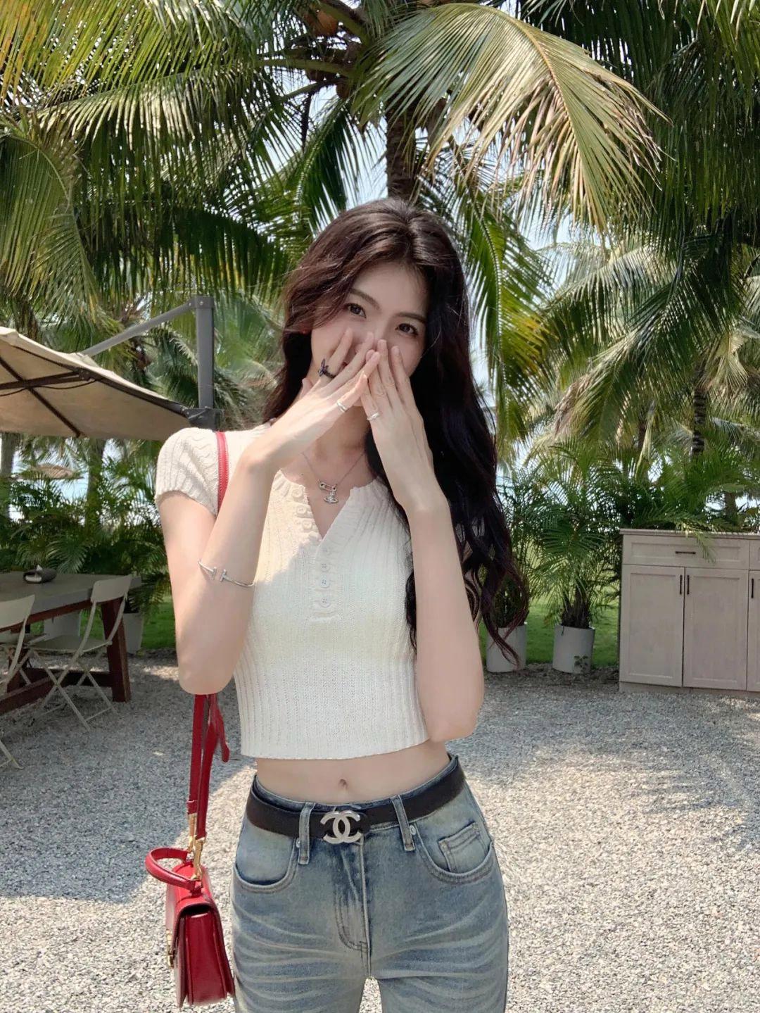 牛仔裤拍照,10个姿势,修身显瘦又好看,拍出气质好身材