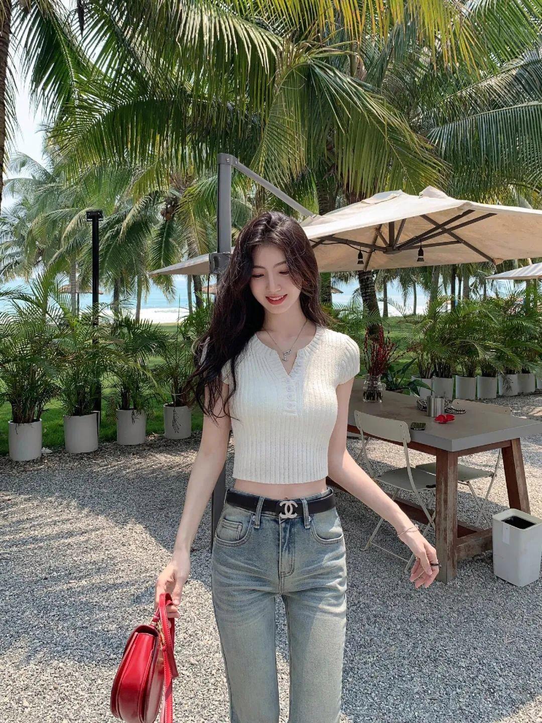 牛仔裤拍照,10个姿势,修身显瘦又好看,拍出气质好身材